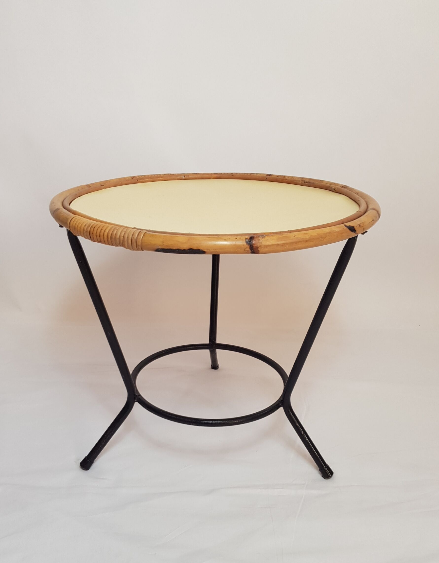 Table basse rotin et métal années 50
