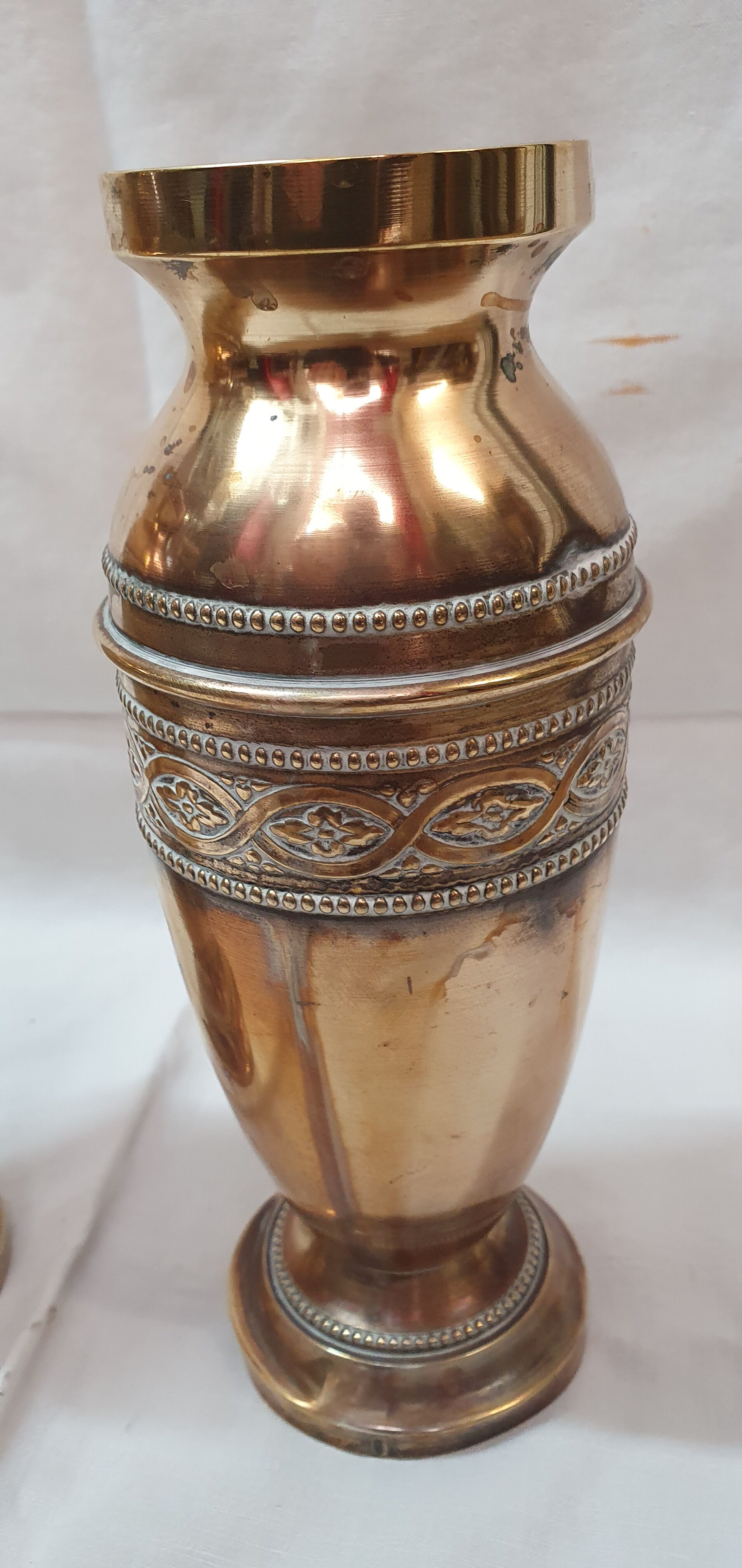 Pair of vases, in copper, early XXth