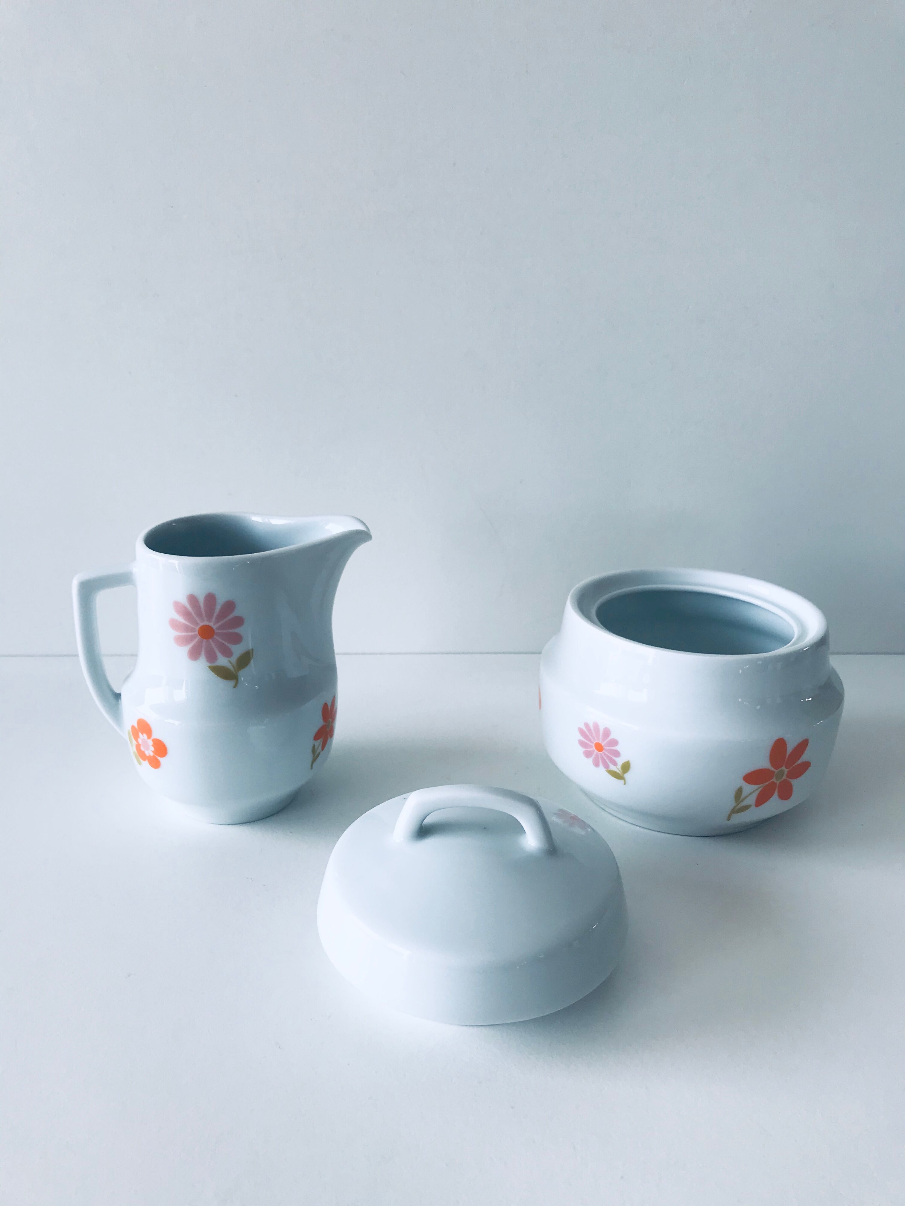 Coffee service or porcelain tea