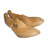 Wooden shoe trees