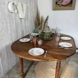 Extendable country table