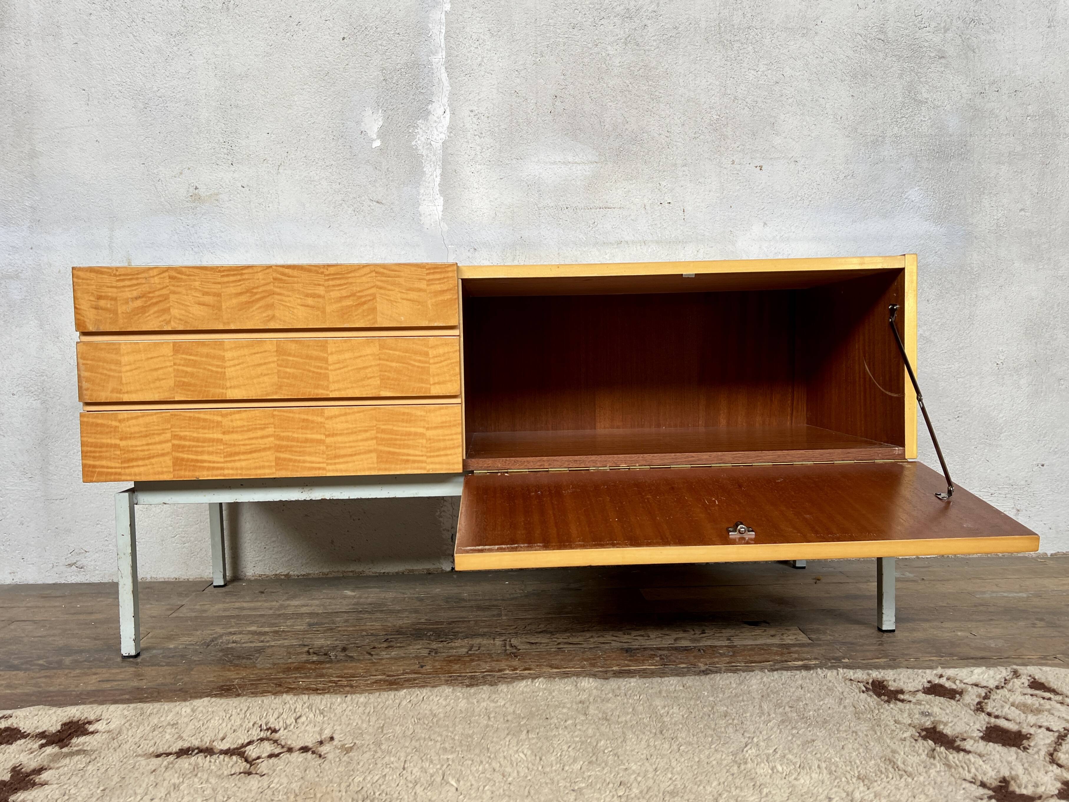 Enfilade scandinave en bois clair