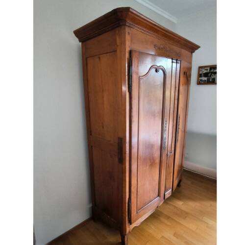 armoire style Louis-Philippe / Provincial français.