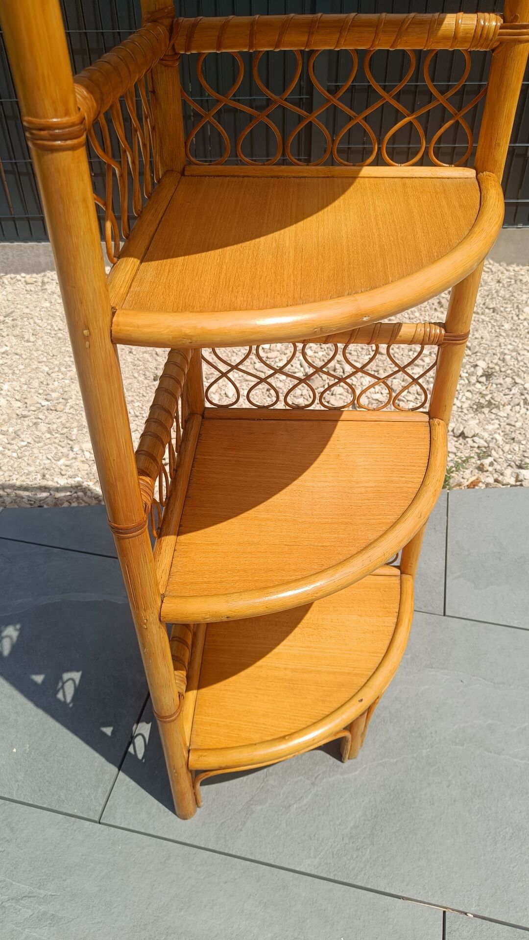Vintage corner shelf in rattan – 1970s – Exceptional condition