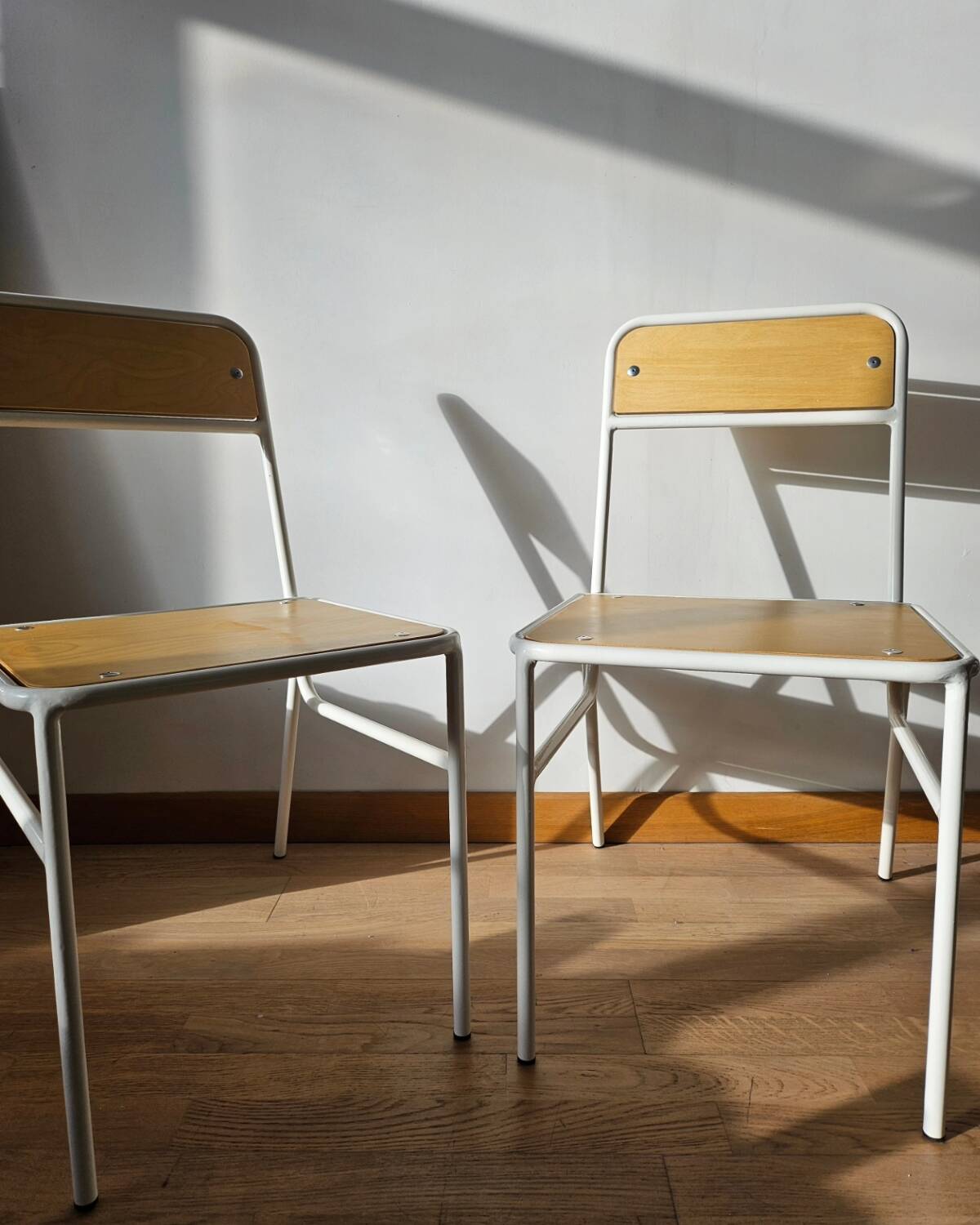 2 chairs once!