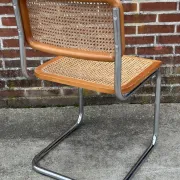 Chaise de design Cesca modèle B32 en chrome