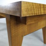 Extendable compass foot table