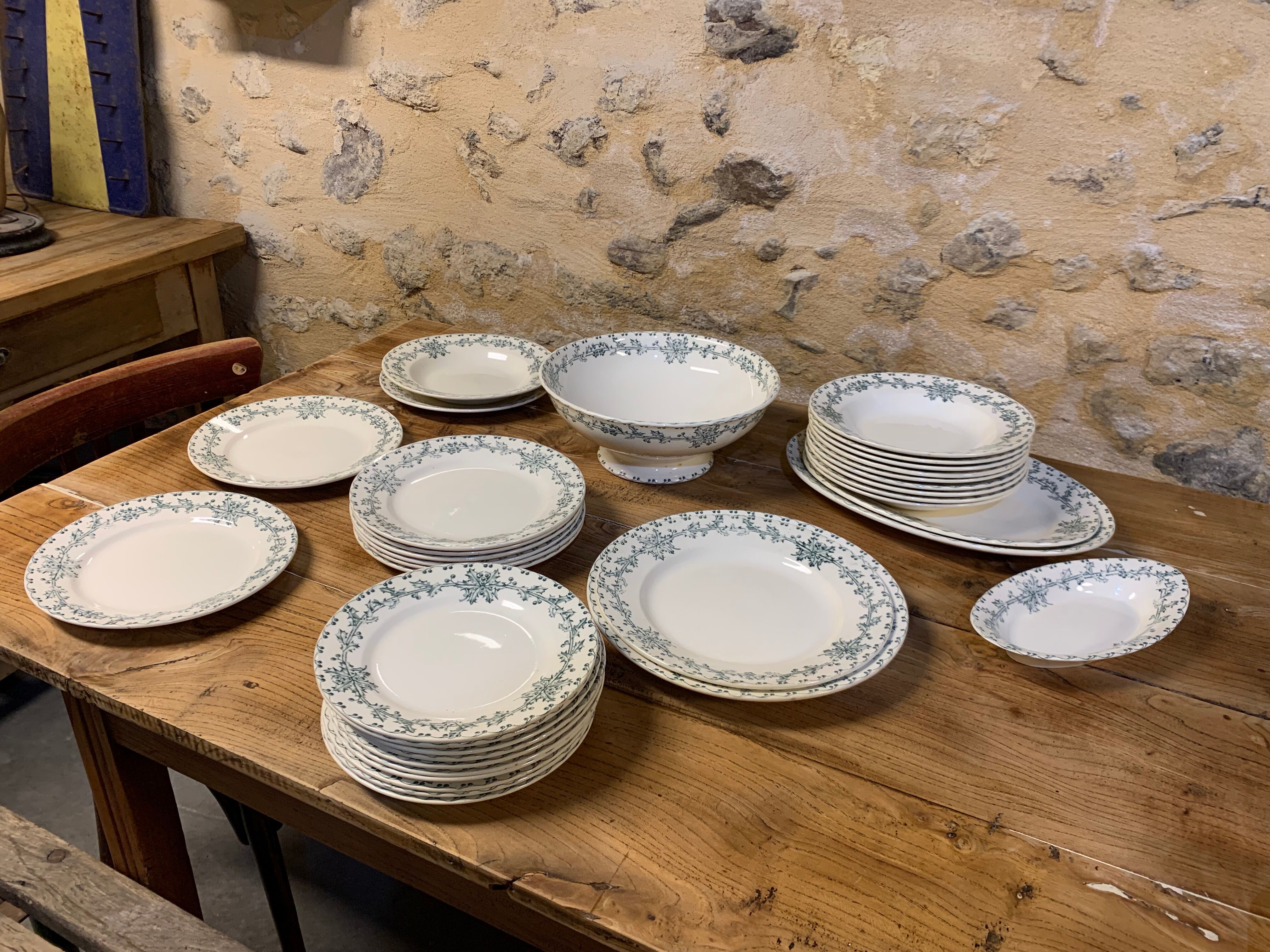 Table service in Emile Bourgeois earthenware, XIXth