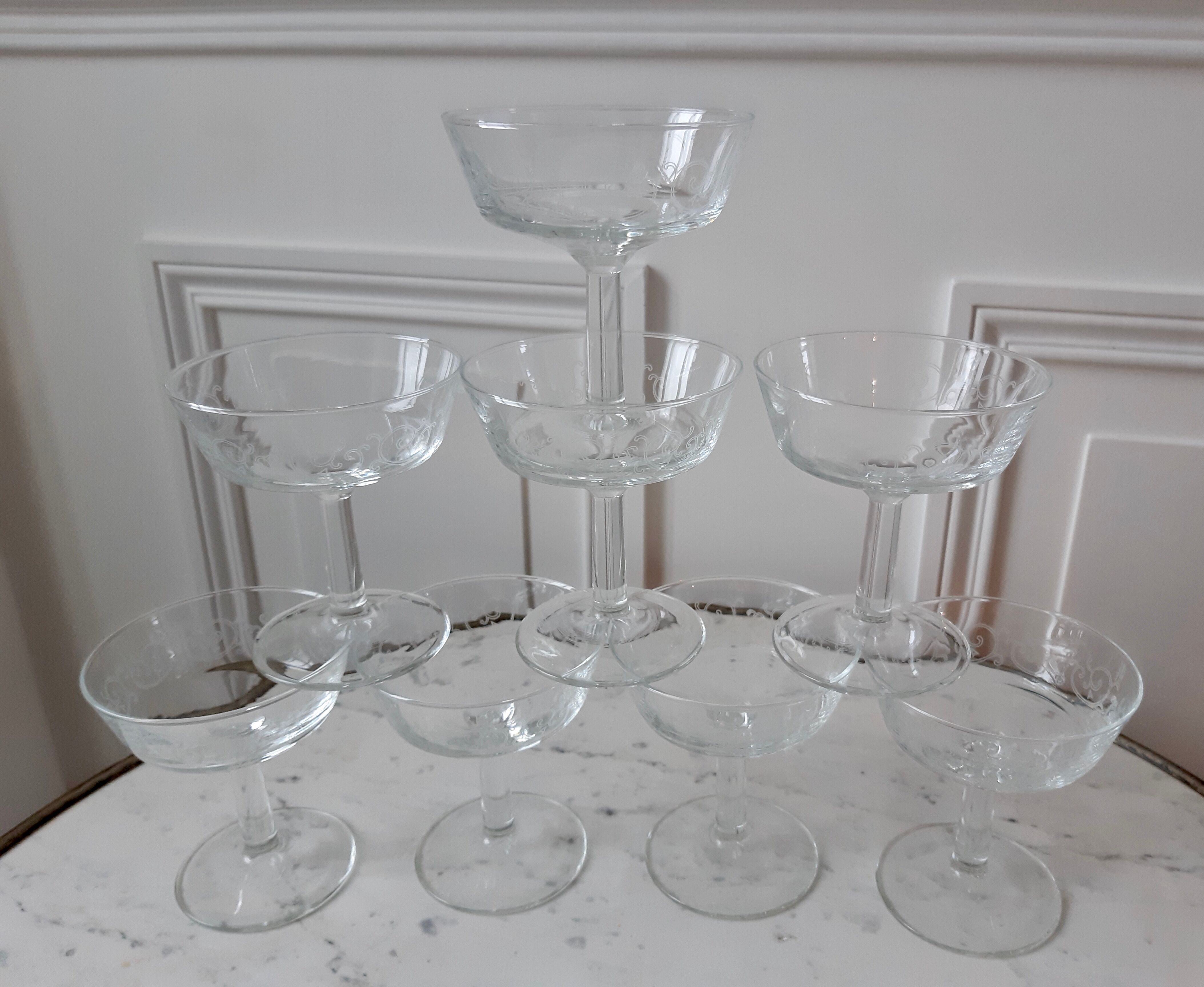 Lot of 8 60s crystal champagne glasses