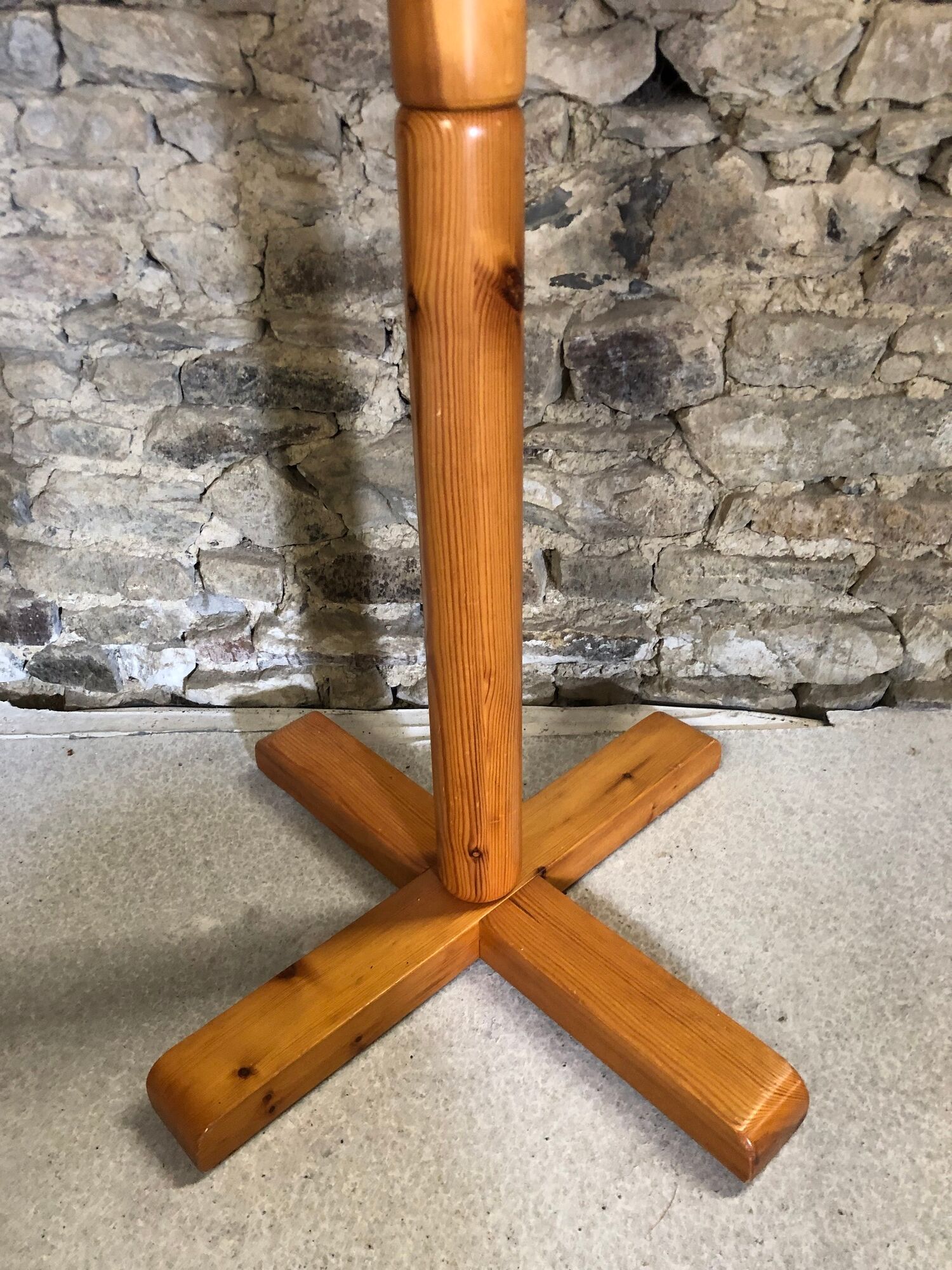 Porte manteau en pin massif design scandinave