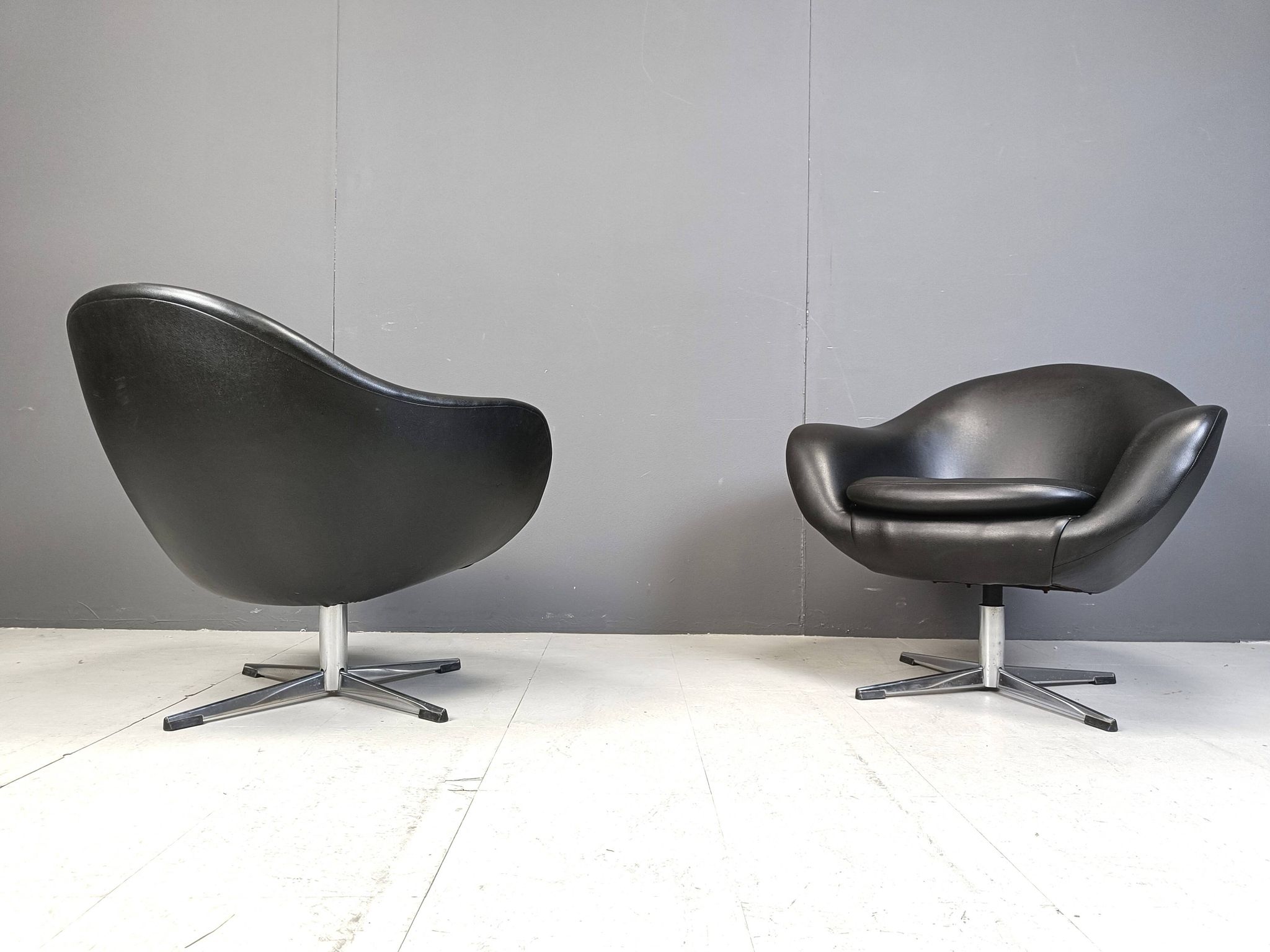 Fauteuils club du milieu du siècle, années 1960