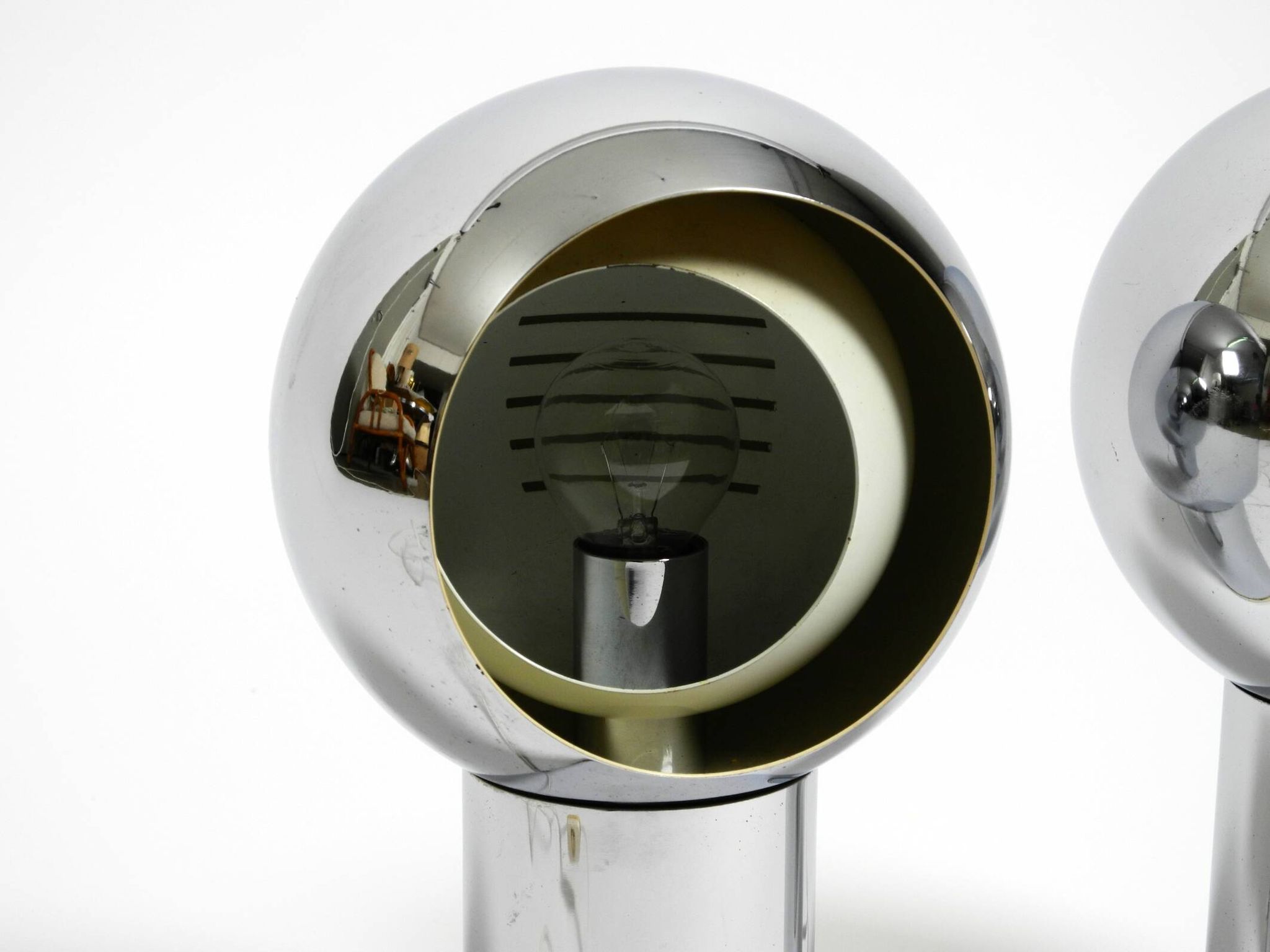 Pair of large Mid Century Space Age chrome table lamps - Made in Italy
