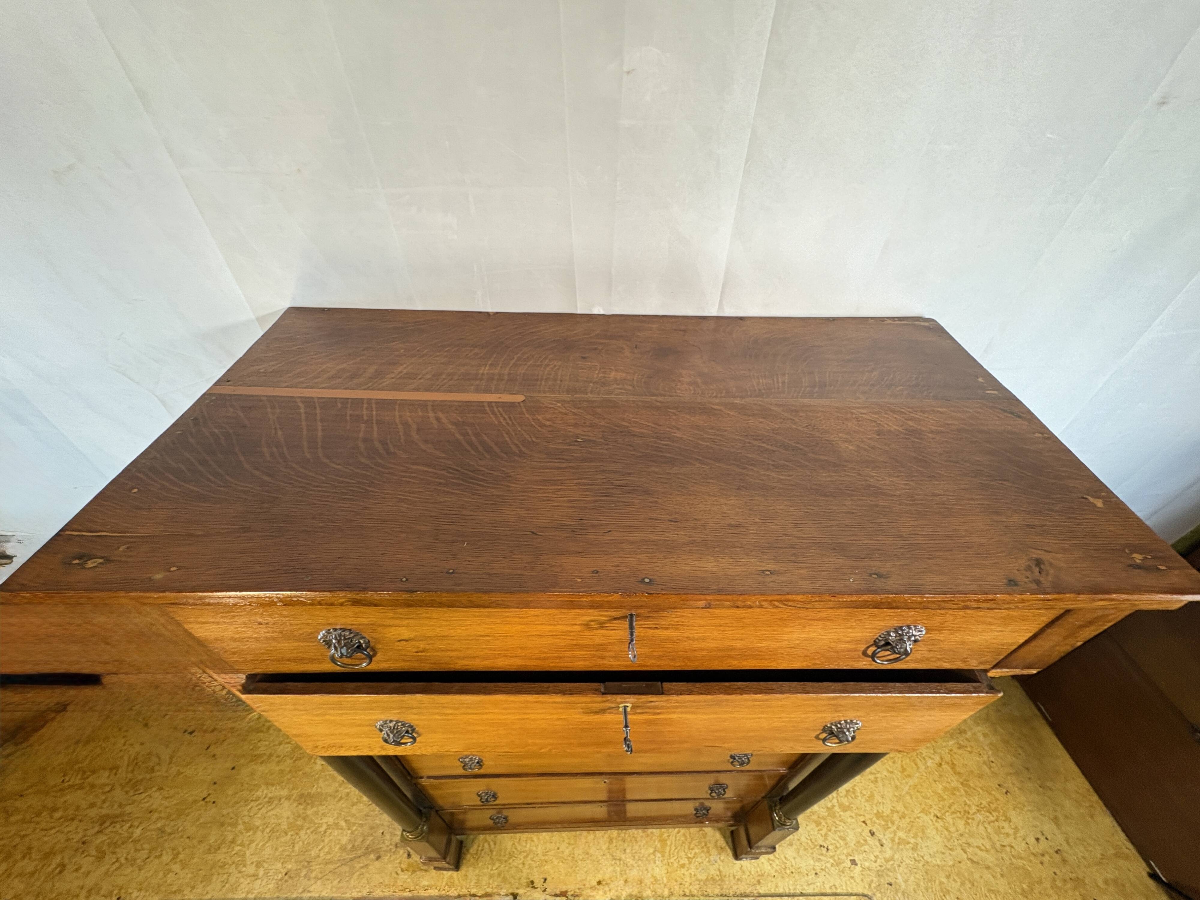 Chiffonier en chêne néerlandais antique Empire vers 1820