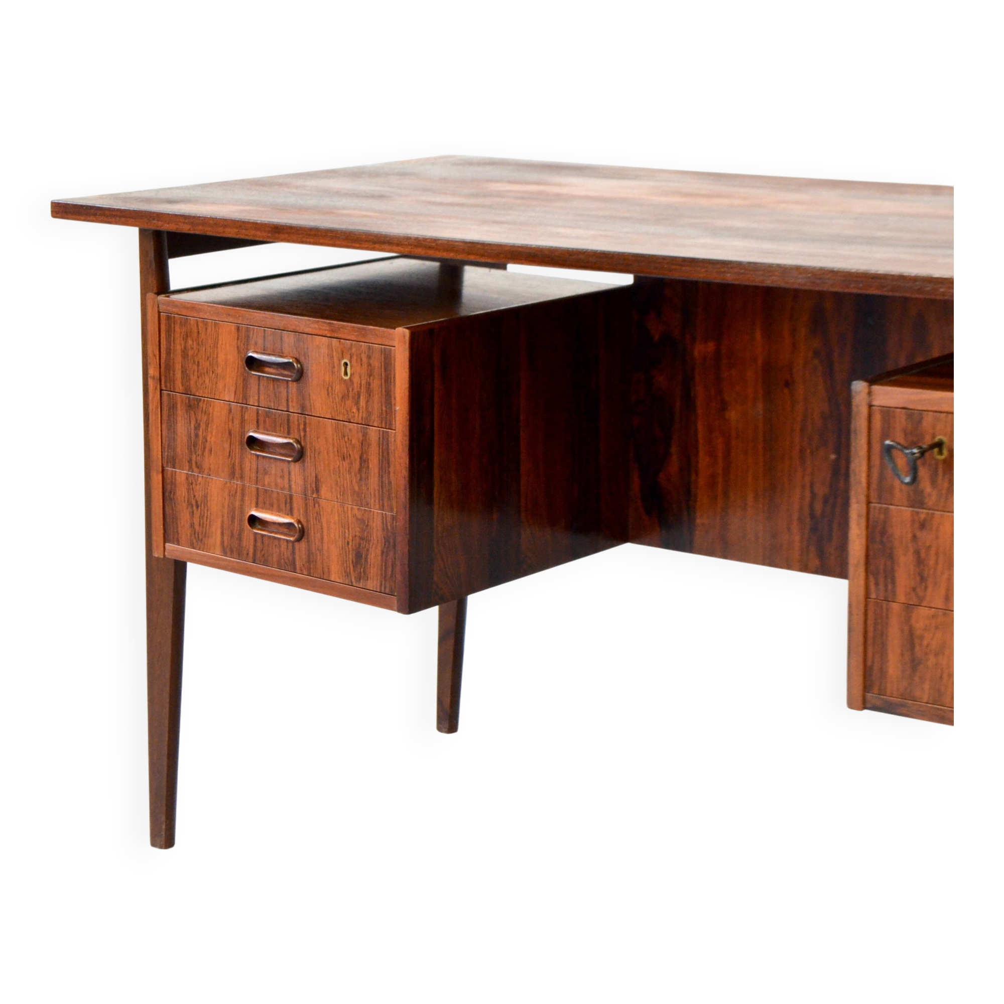 Bureau de direction danois du milieu du siècle en superbe palissandre. Vintage / Moderne / R