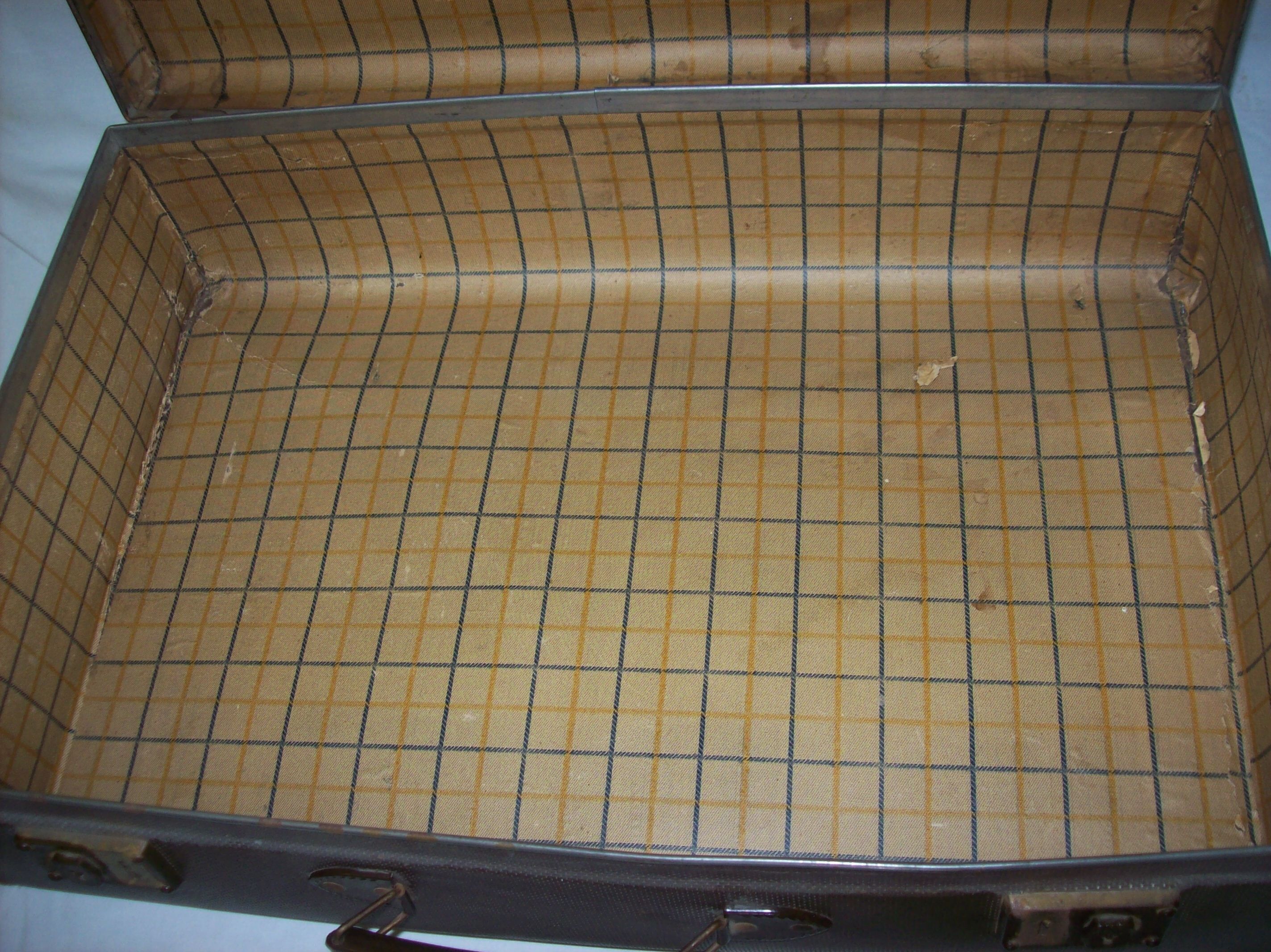 Suitcase from the 30/40 years