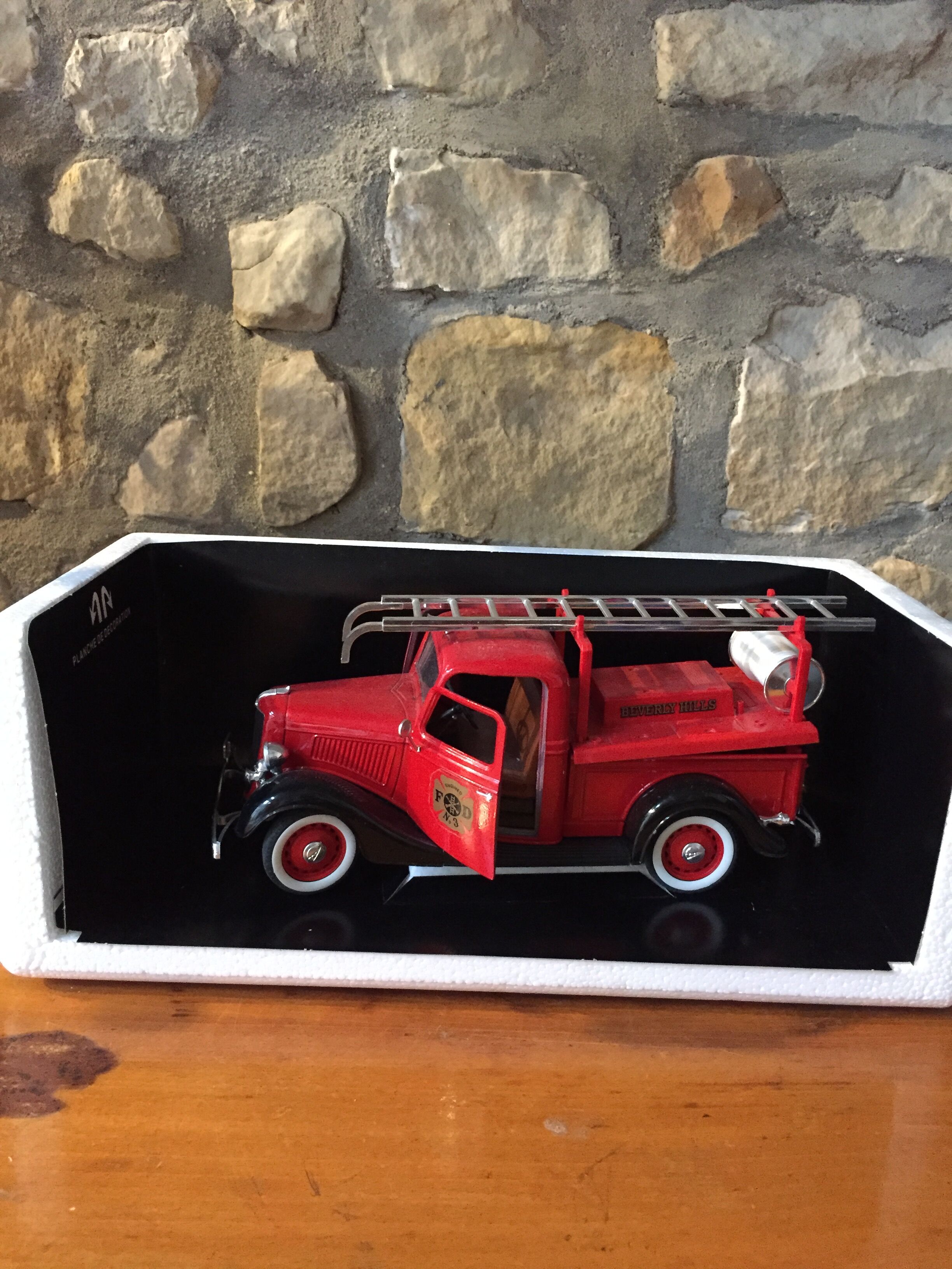 Fire truck Ford Solido 8026 vintage box 1/50