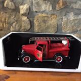 Fire truck Ford Solido 8026 vintage box 1/50