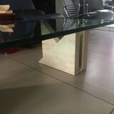 Table basse design en travertin et verre