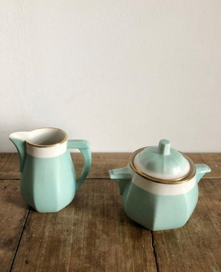 Sugar and milk pot set