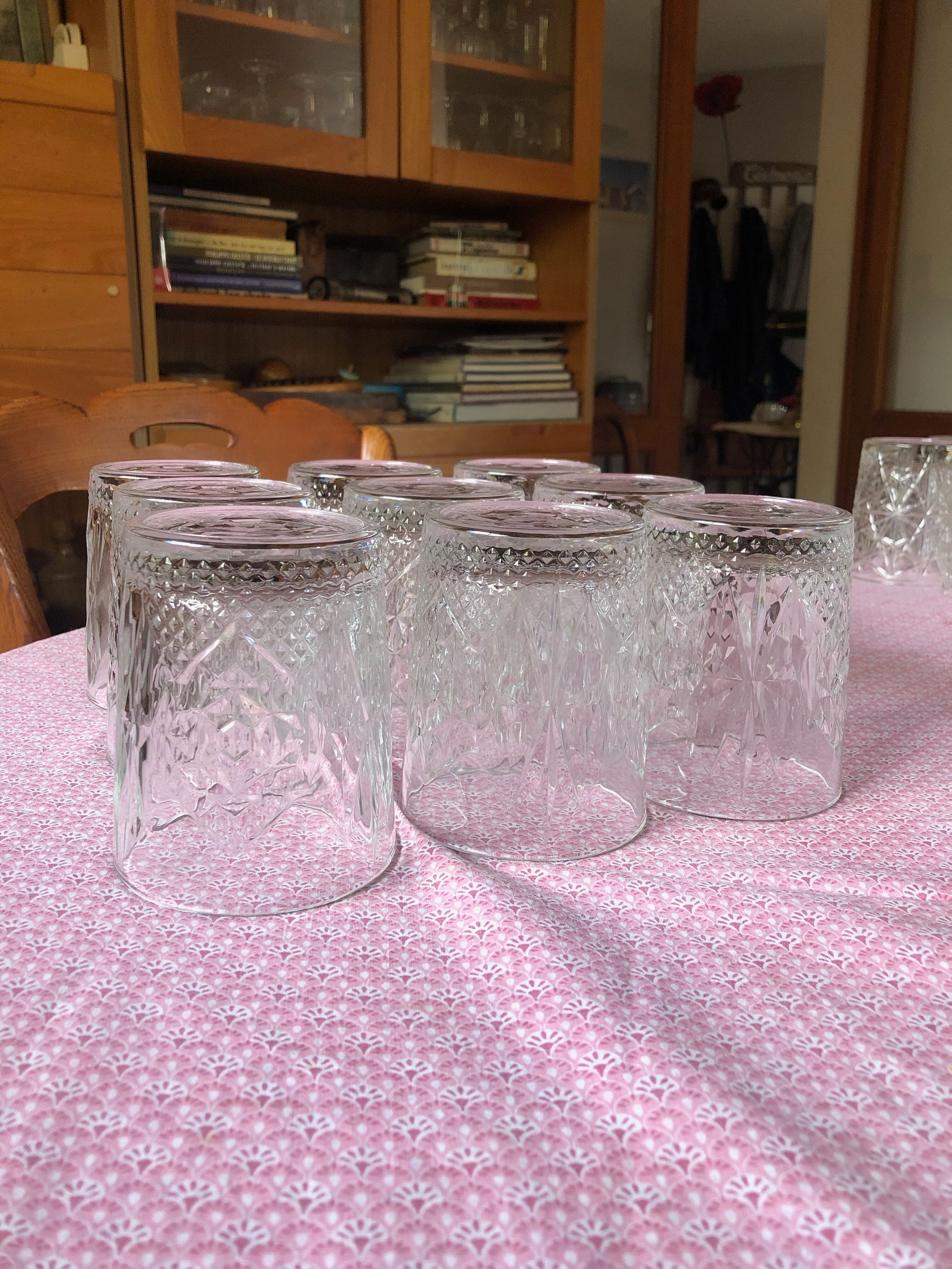 Set of 9 engraved glasses with cocktail or digestive