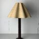 Lampe de table française en bois tourné dans le style de Charles Dudouyt, années 1950