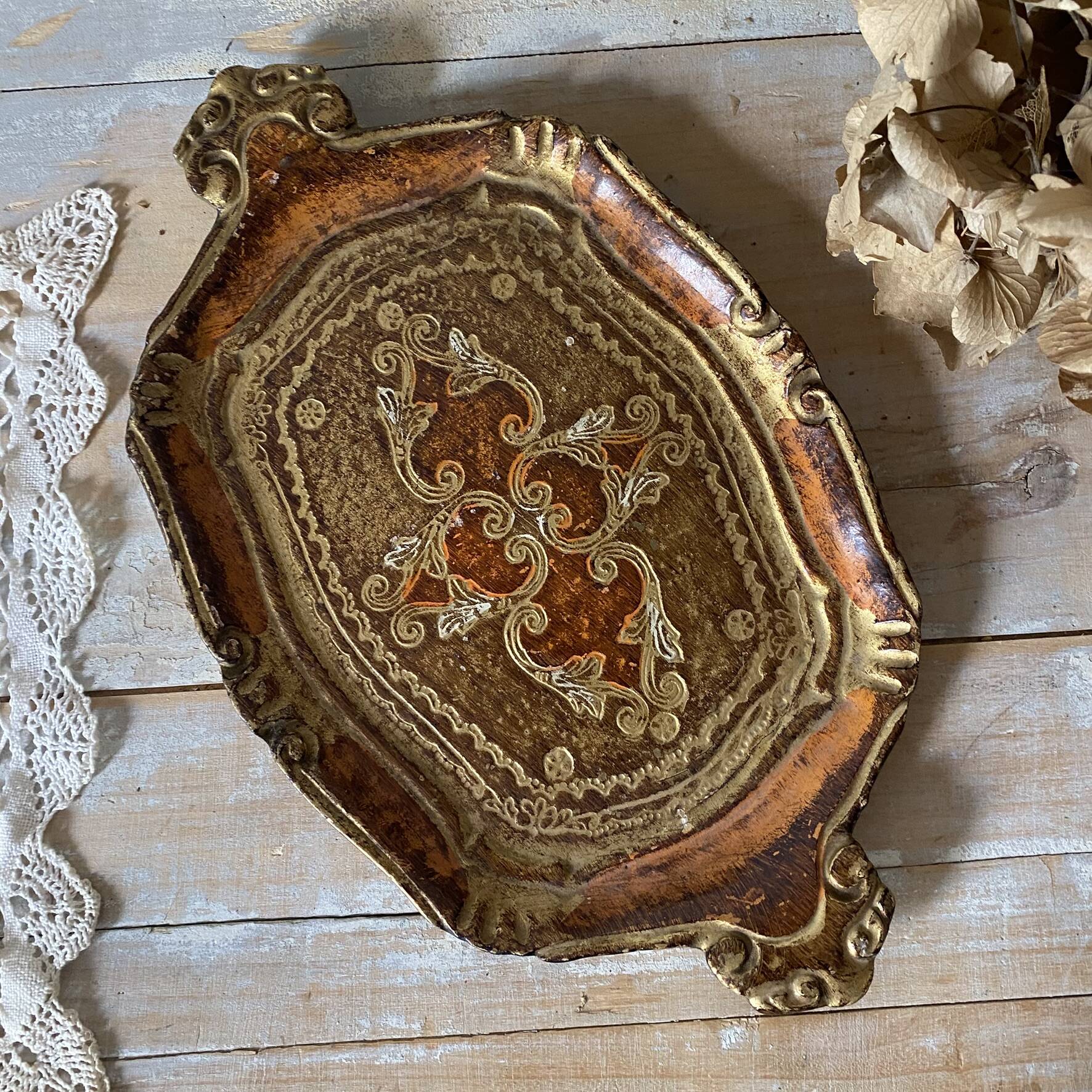 Small ochre and gold Florentine tray