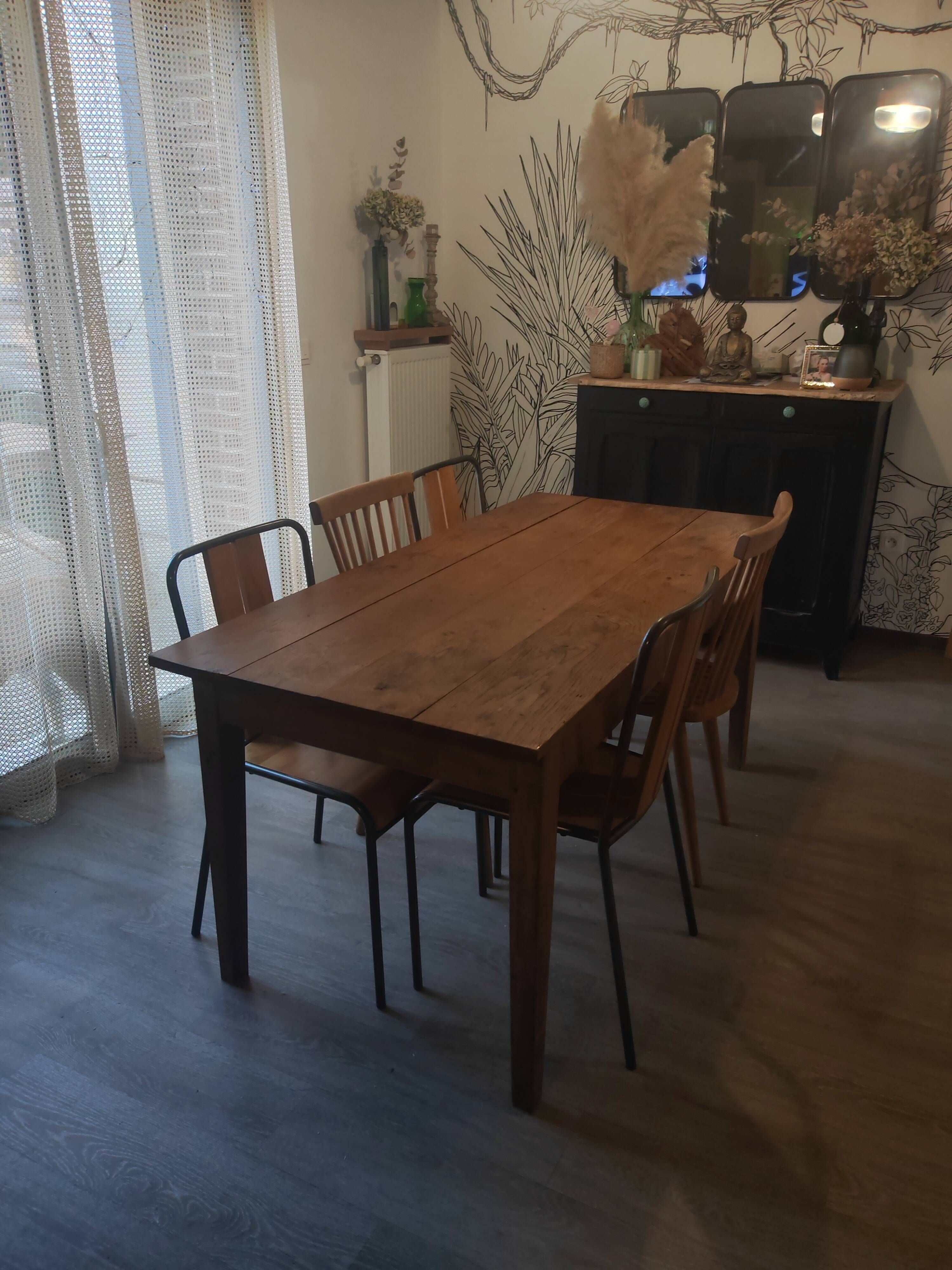 Farm table