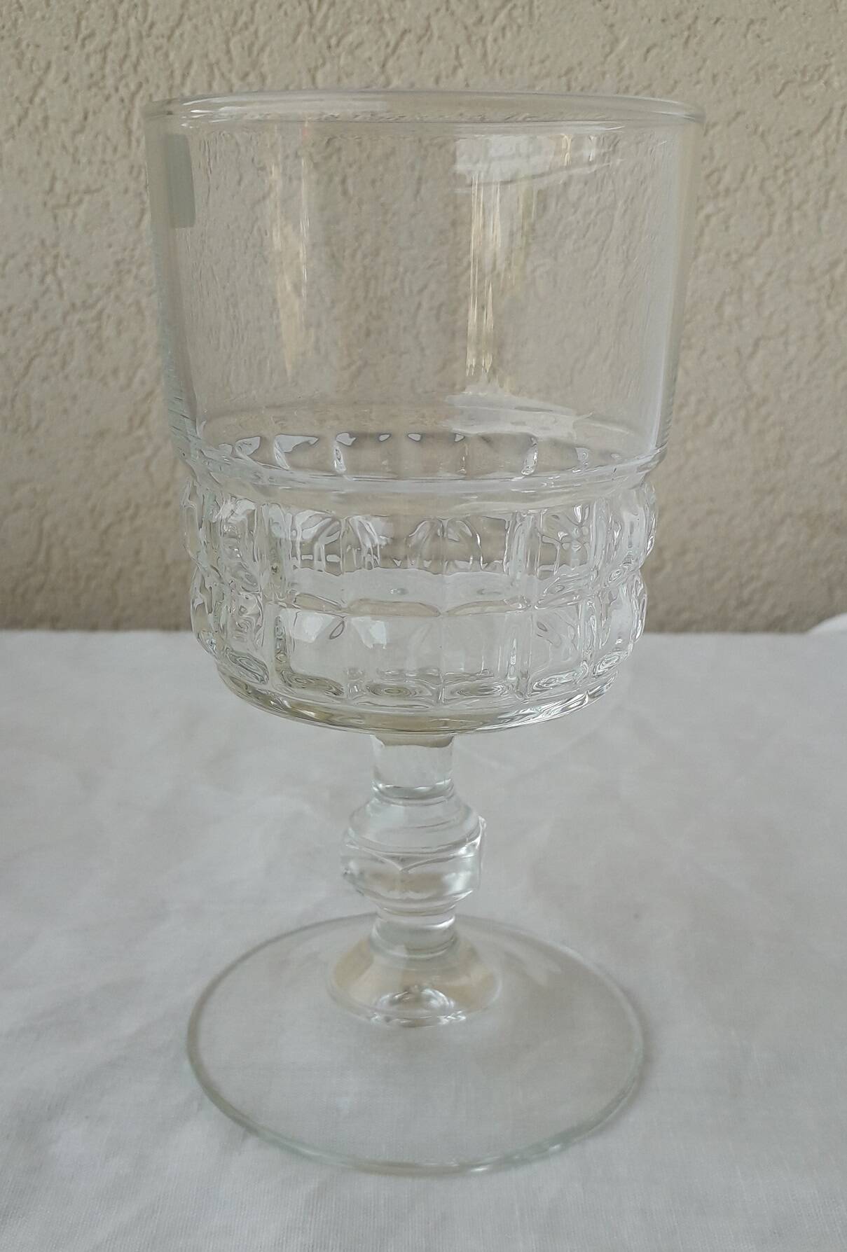 6 stemmed glasses