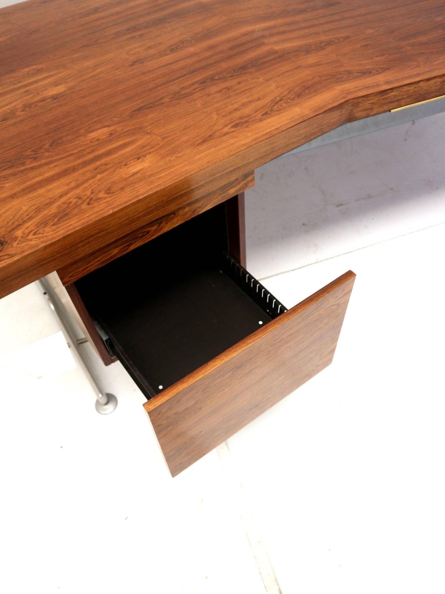 Large exclusive vintage rosewood corner desk by Voko made in the 1960s