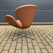 Fritz Hansen Swan chair by Arne Jacobsen in Cognac leather, NEW condition!!