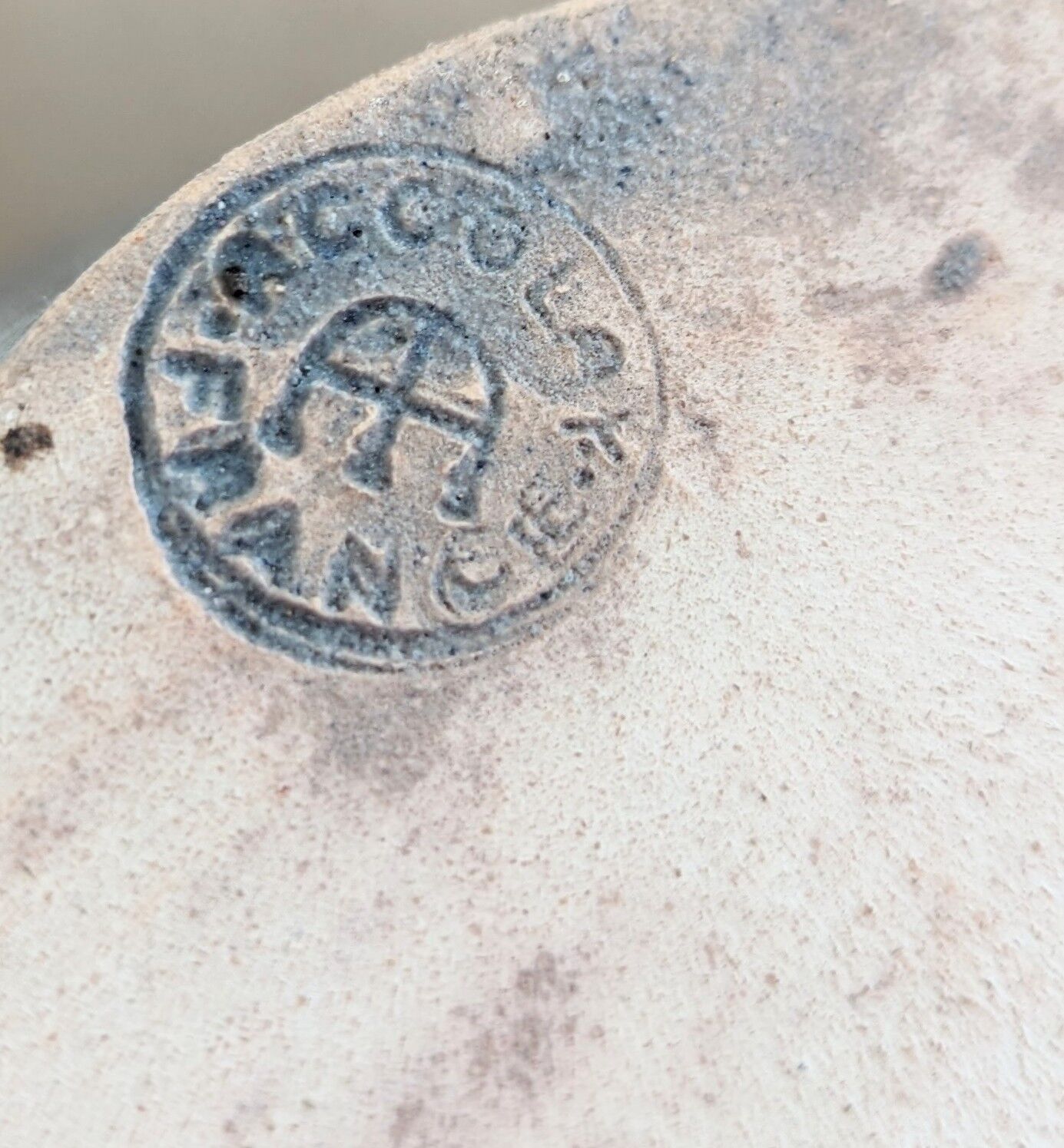 Accolay, ceramic vase