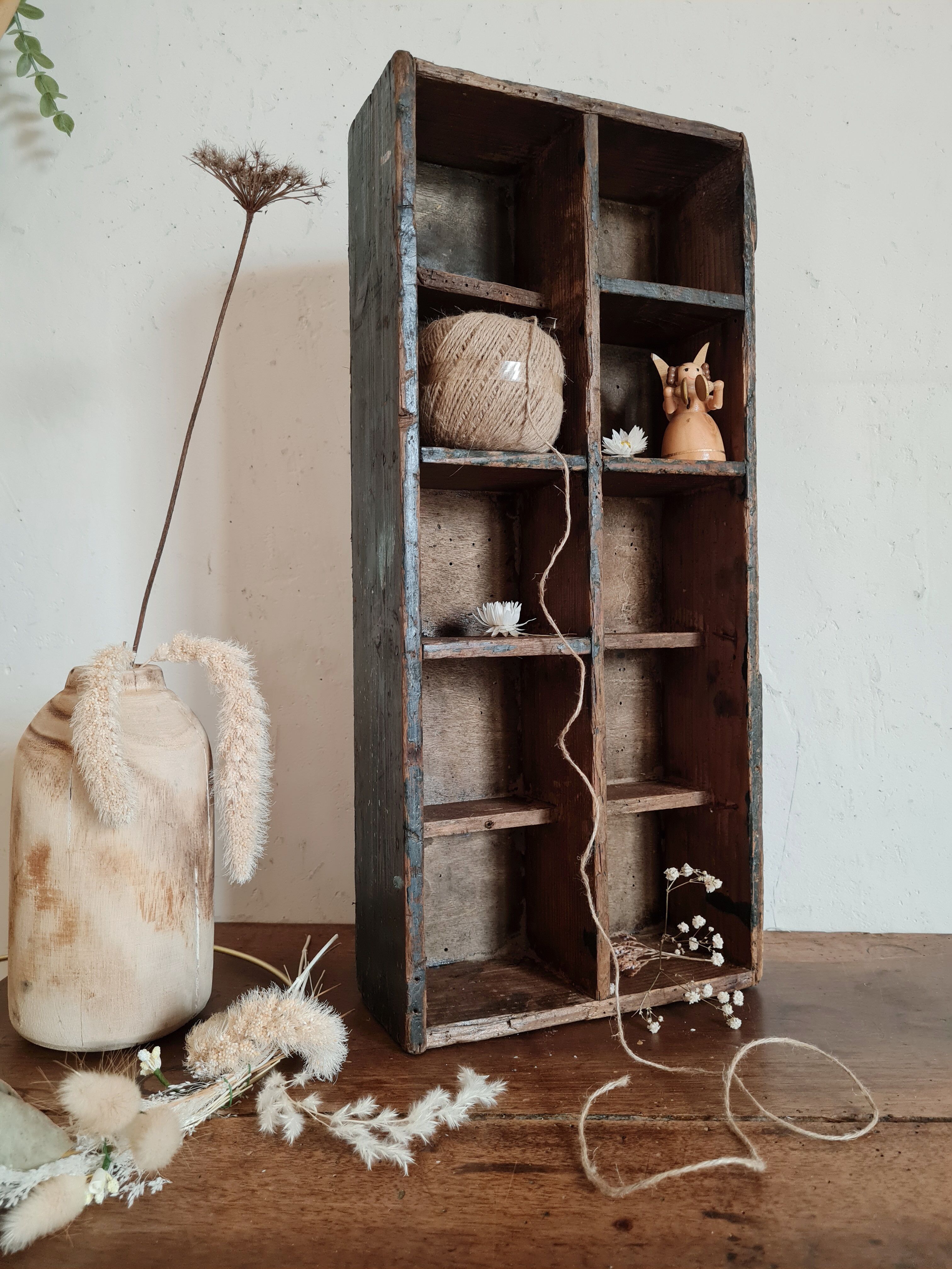 Industrial wooden wooden locker old workshop