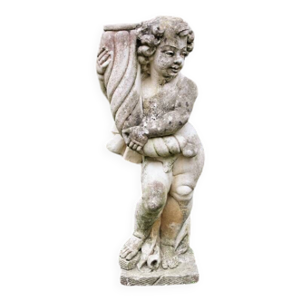 Ancienne statue de jardin, putto en pierre reconstituée