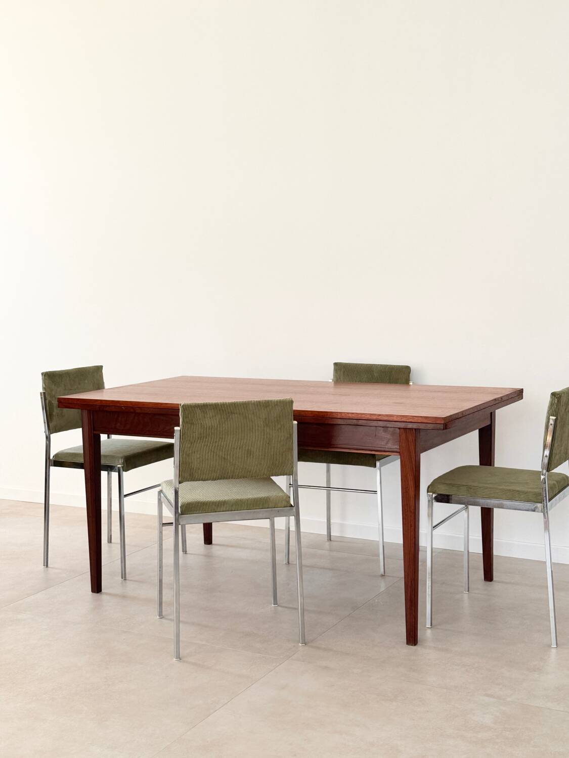 Table à manger vintage teck scandinave