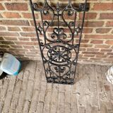 Cast-cast-or-cast door grid