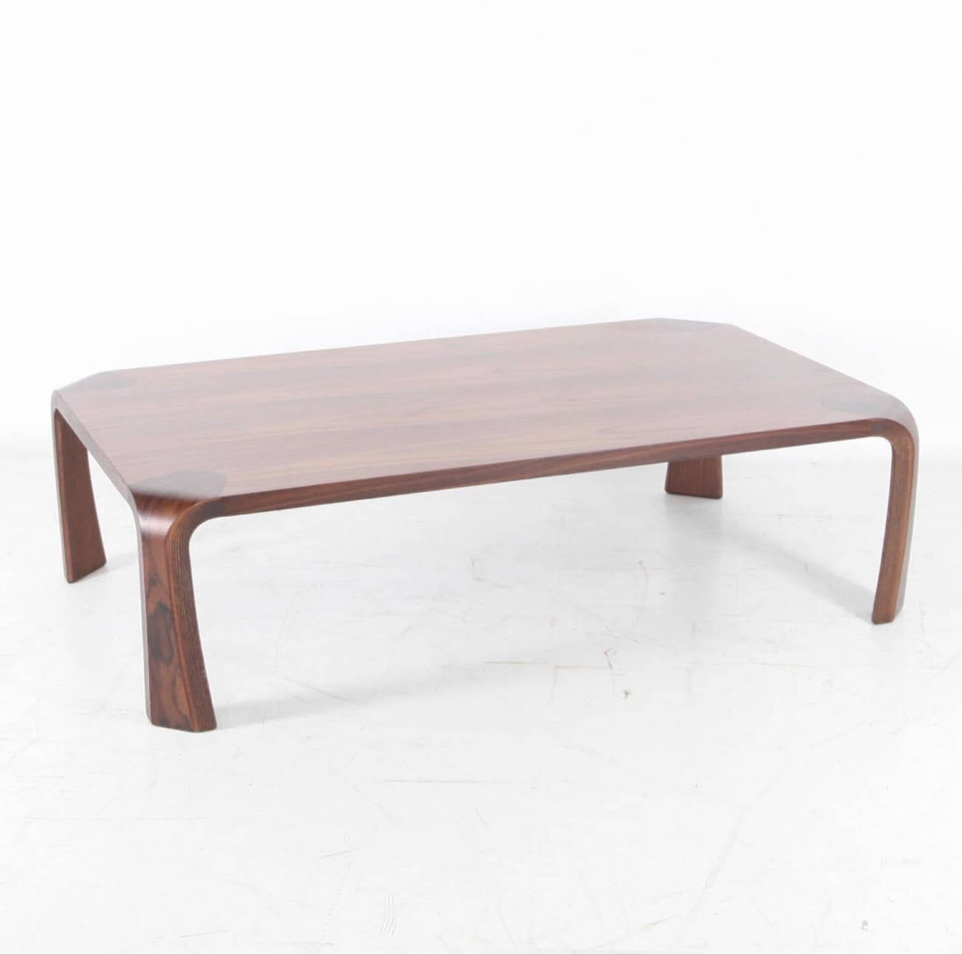 Table de salon par Tendo Mokko