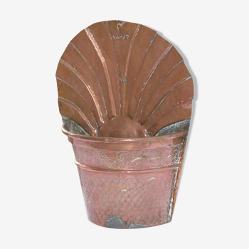 Wall-mounted copper pot for flower