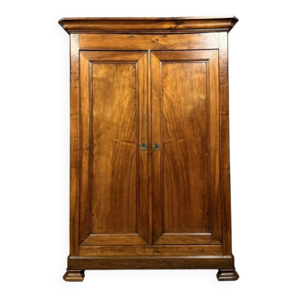 Armoire époque Louis Philippe en noyer massif vers 1830
