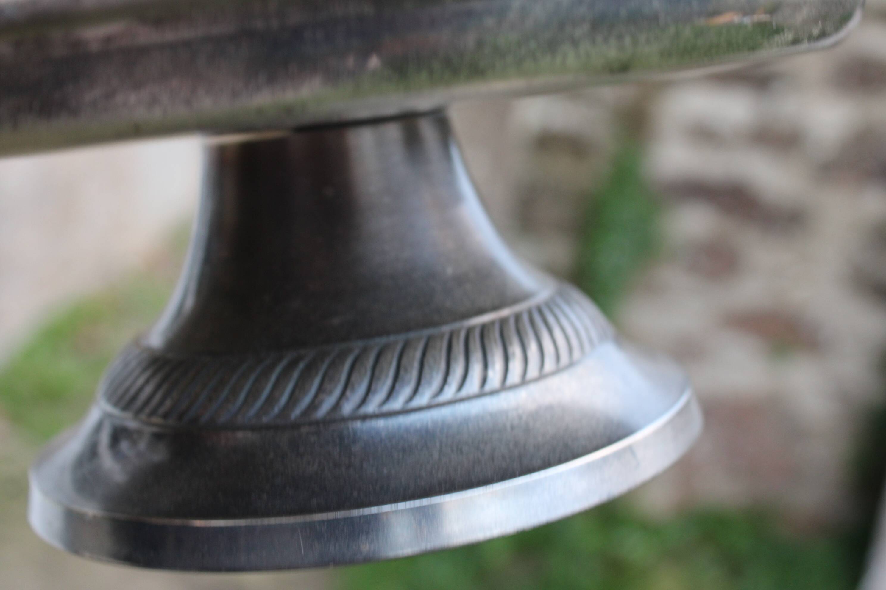 Two-tier silver-plated metal serving stand – Vintage style