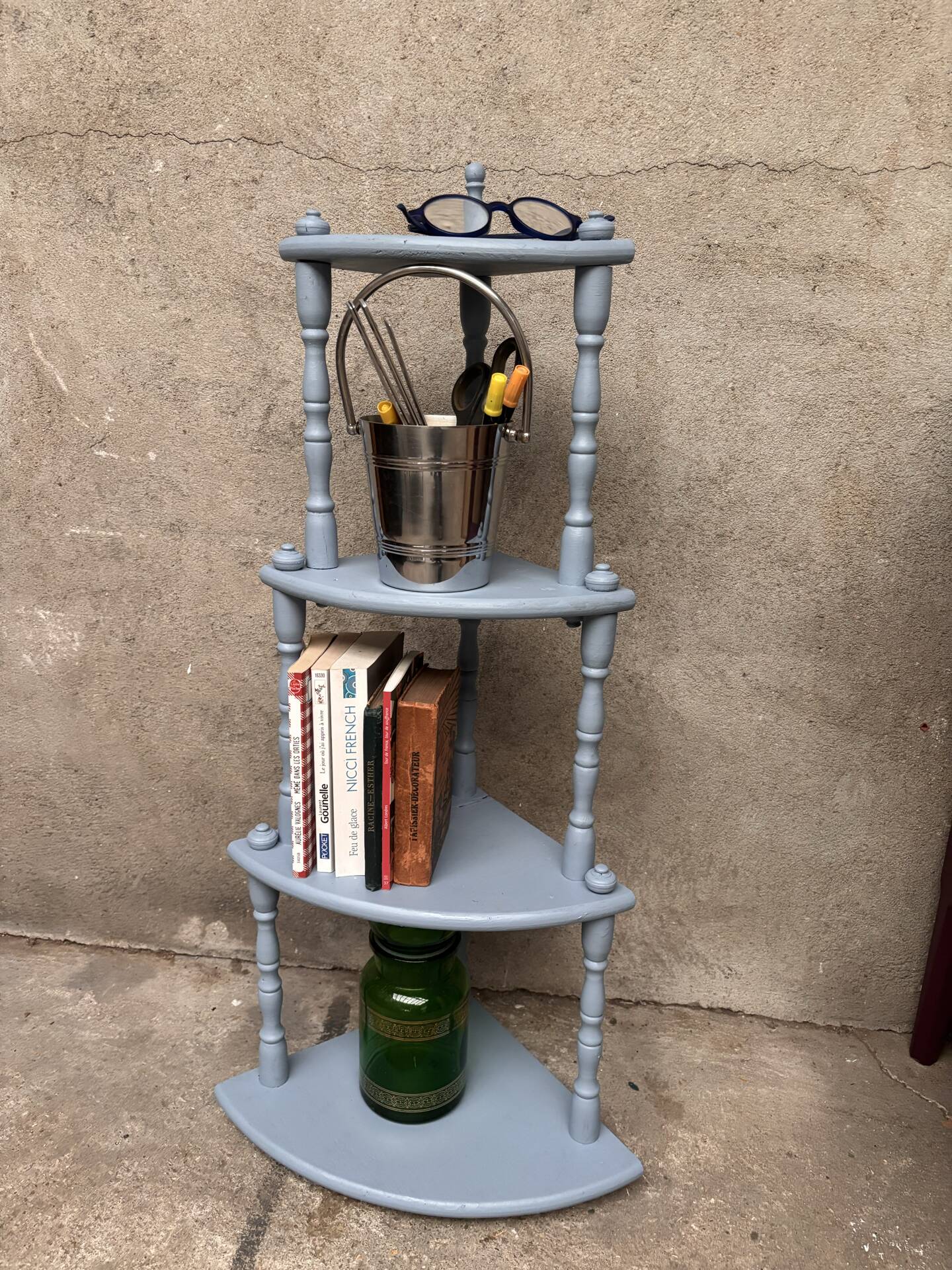 Antique corner shelf on legs