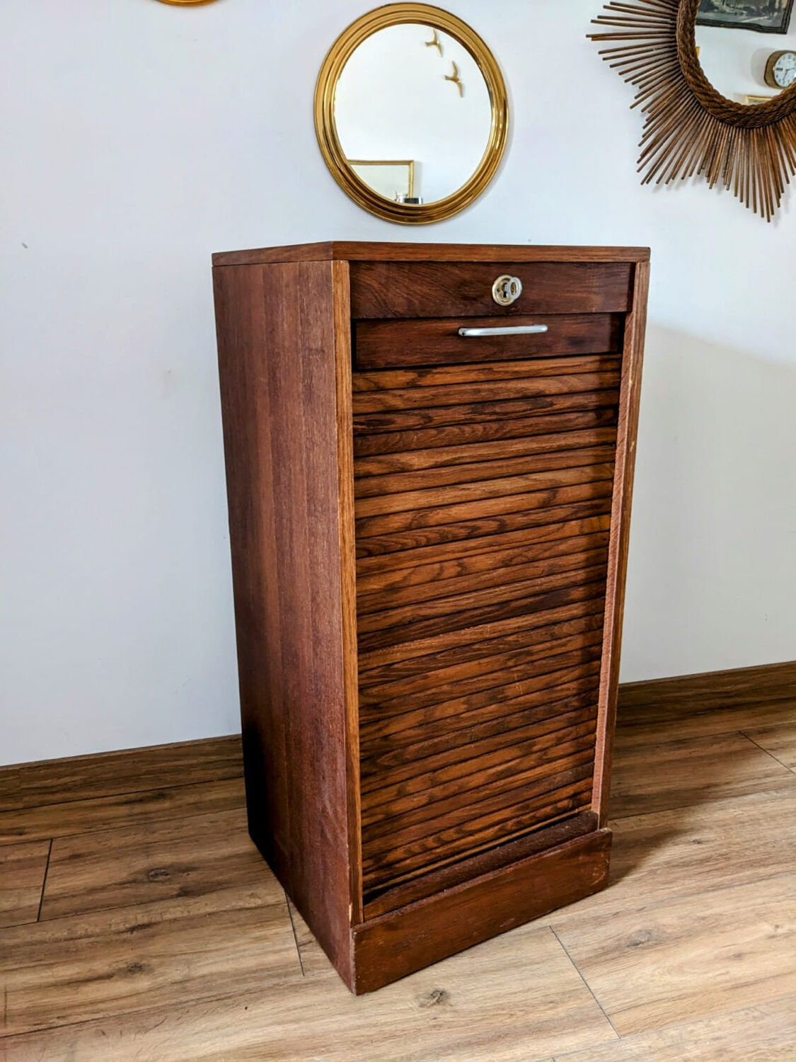 Curtain binder cabinet