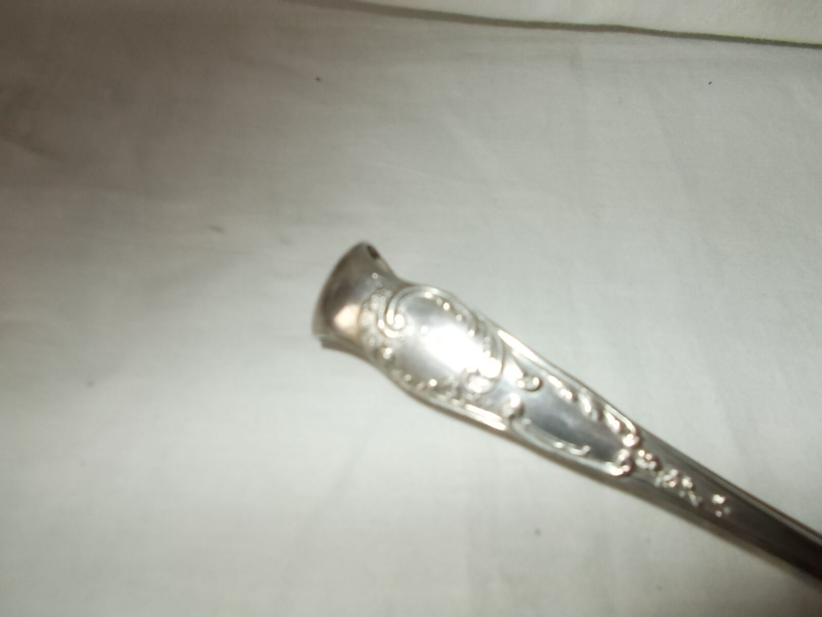 Silver metal sugar pinch