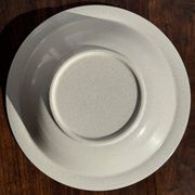 Lot d'un saladier et un plat circulaire frise marron vintage D28