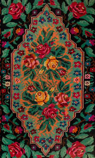 Vintage/handmade floral rug from 1970s, ukraine(moldova)