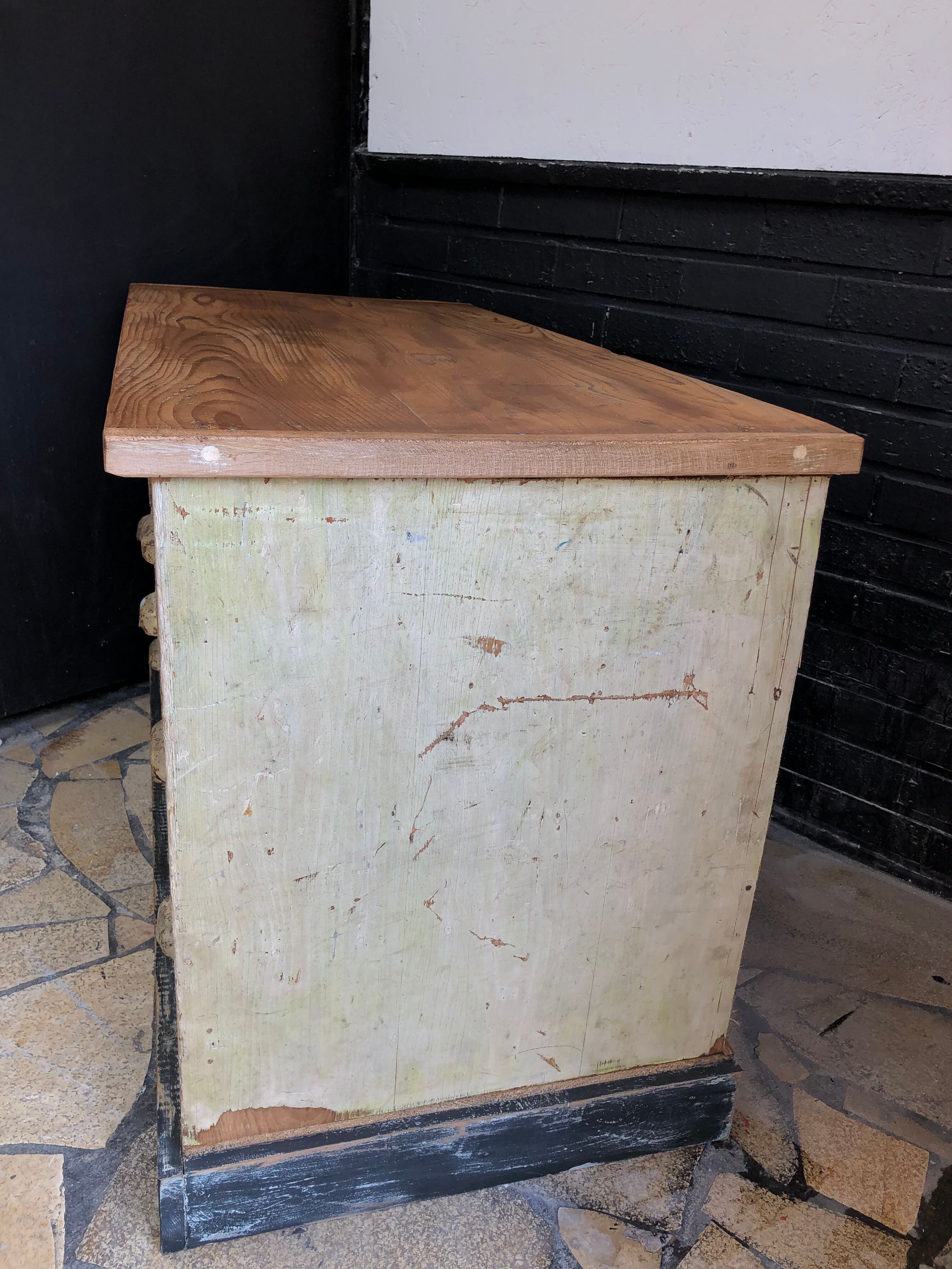 Trade cabinet with drawers