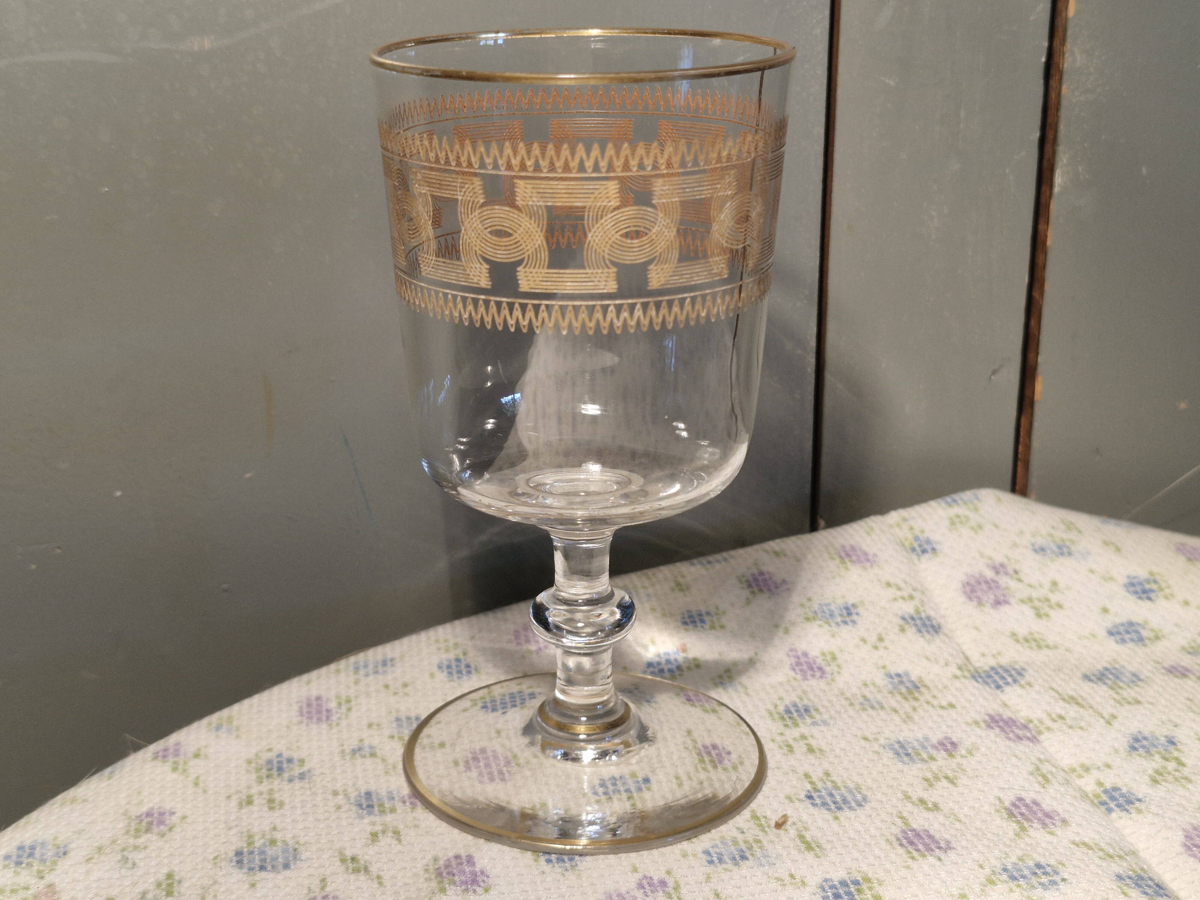 Baccarat glass model engraving 3458 enhanced with fine gold - 13.4 cm