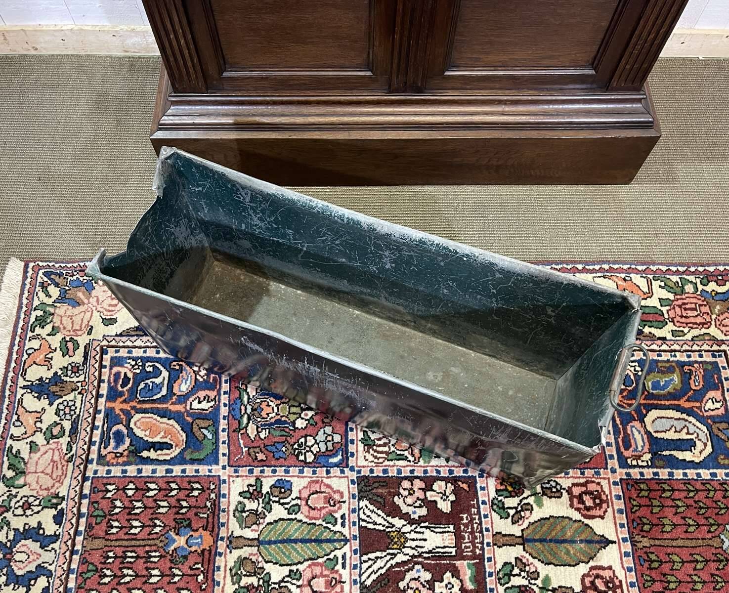 Vestiaire en chêne de la fin XIXème avec sa jardinière