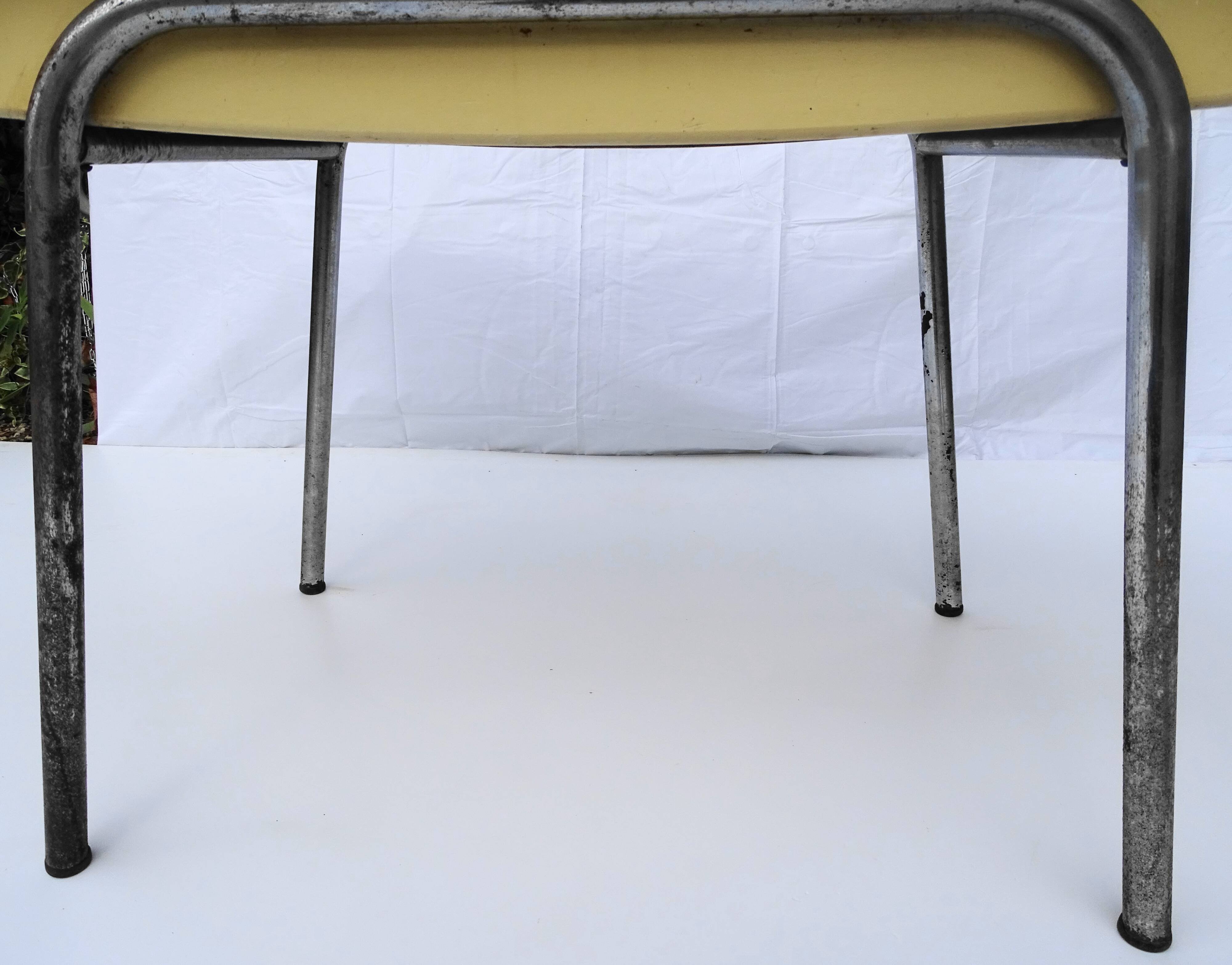 Table à rallonges en formica