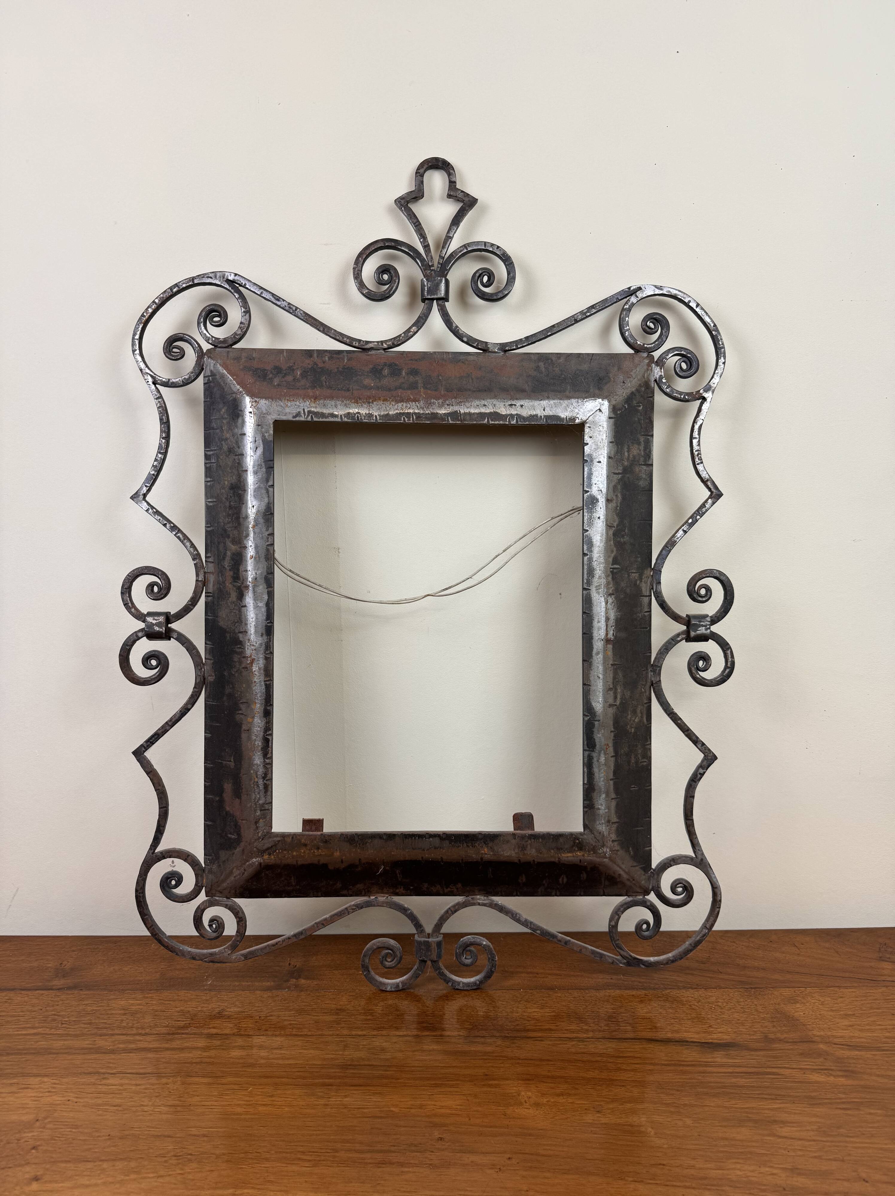 menu frame for restaurant in hammered iron period 1930-1940