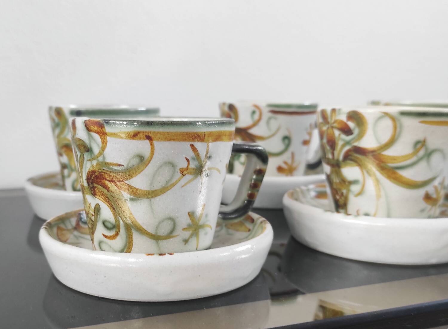 Set of 6 vintage Kéraluc Quimper coffee cups and saucers.